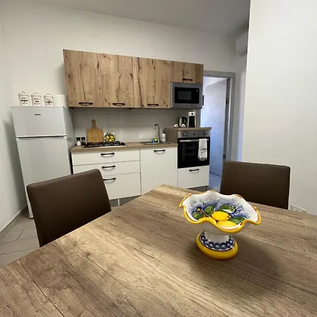 Lägenhet Nela Appartament *